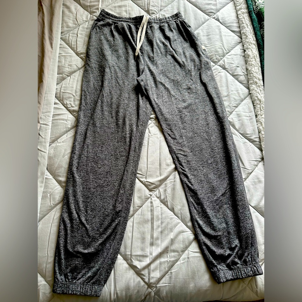 Vuori Women’s Boyfriend Jogger Small Heather Grey